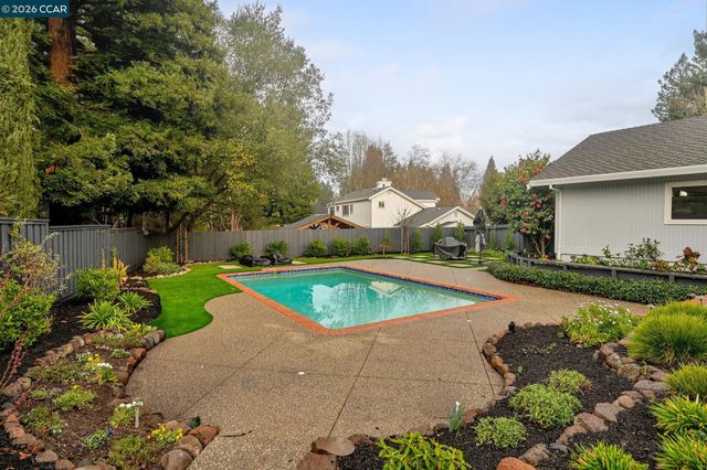 240 Morris Ranch Ct., Danville, CA 94526