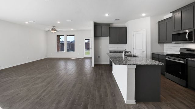 2410 Rise Ridge, Grand Prairie, TX 75052
