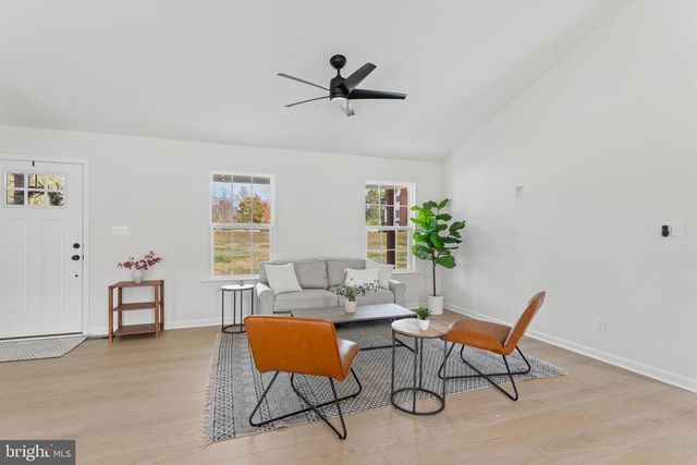 111 FAIRWAY DR, Louisa, VA 23093