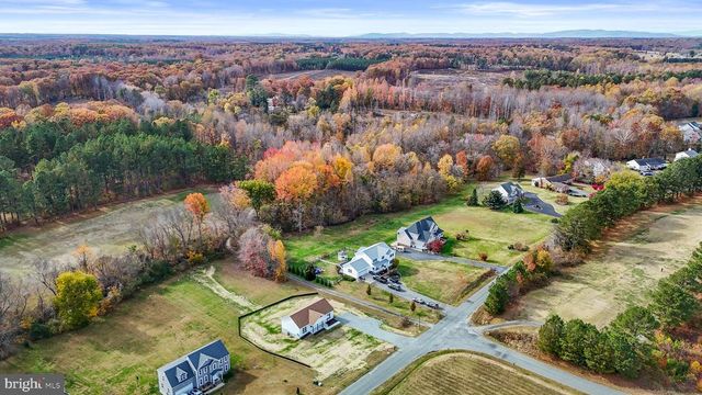 111 FAIRWAY DR, Louisa, VA 23093