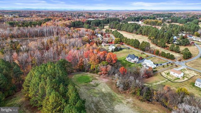 111 FAIRWAY DR, Louisa, VA 23093