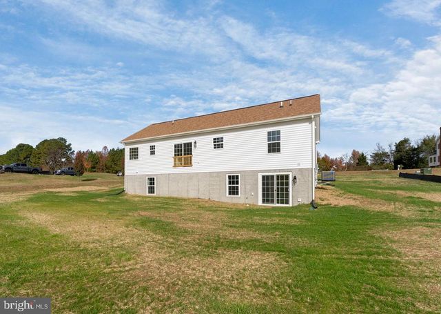 111 FAIRWAY DR, Louisa, VA 23093