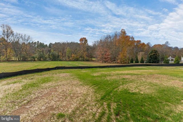 111 FAIRWAY DR, Louisa, VA 23093