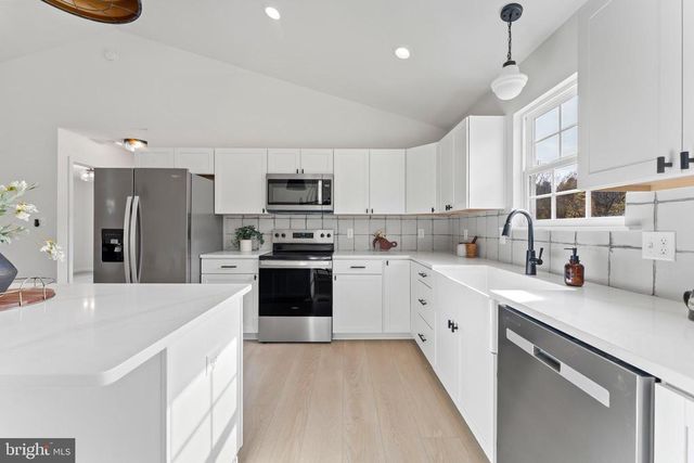 111 FAIRWAY DR, Louisa, VA 23093