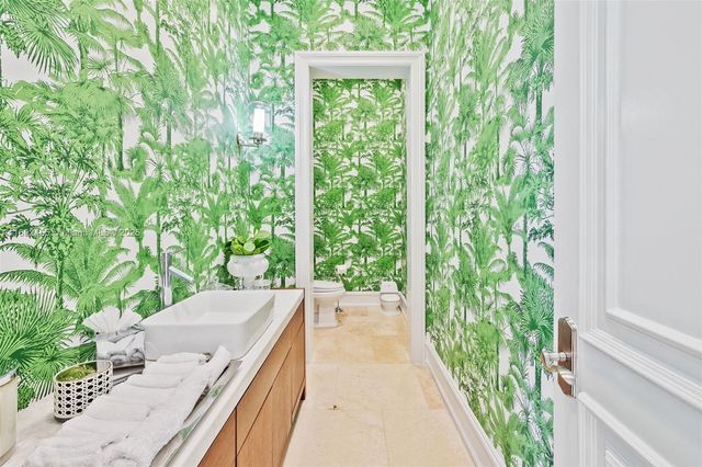 5901 Rolling Road Dr, Pinecrest, FL 33156