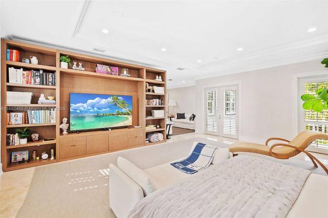 5901 Rolling Road Dr, Pinecrest, FL 33156