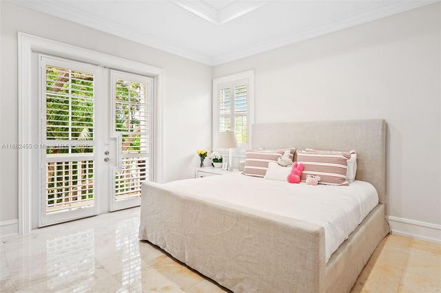 5901 Rolling Road Dr, Pinecrest, FL 33156