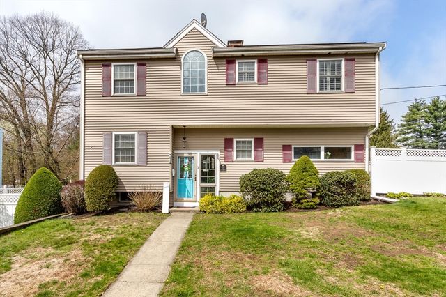 3 Walnut Knls, Canton, MA 02021