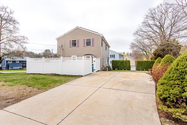 3 Walnut Knls, Canton, MA 02021