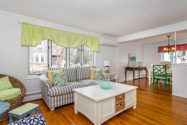 3 Walnut Knls, Canton, MA 02021