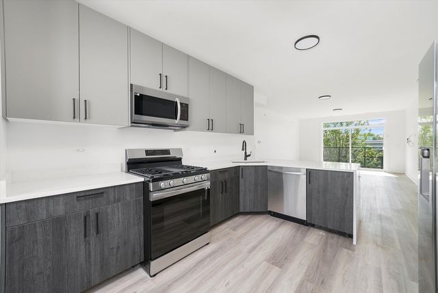 2030 Greenwood Street 104, Evanston, IL 60201