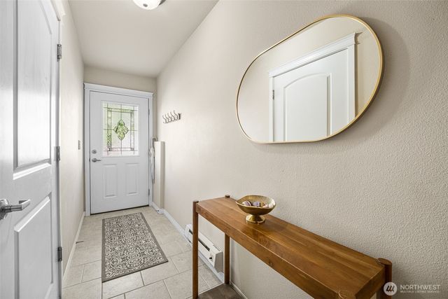 524 Pilchuck Path, Everett, WA 98201