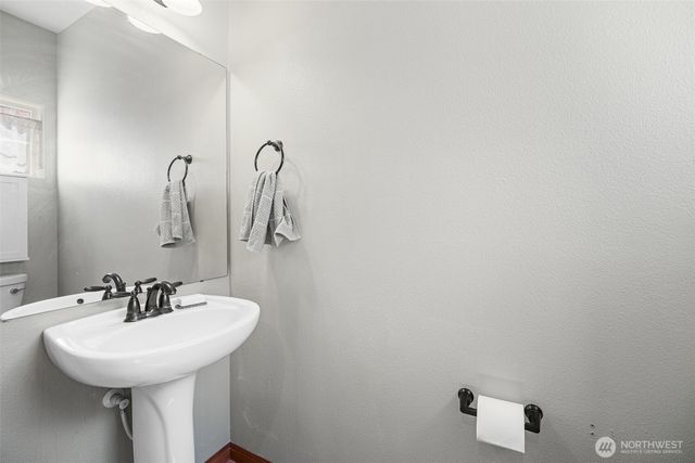524 Pilchuck Path, Everett, WA 98201