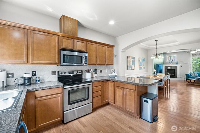 524 Pilchuck Path, Everett, WA 98201