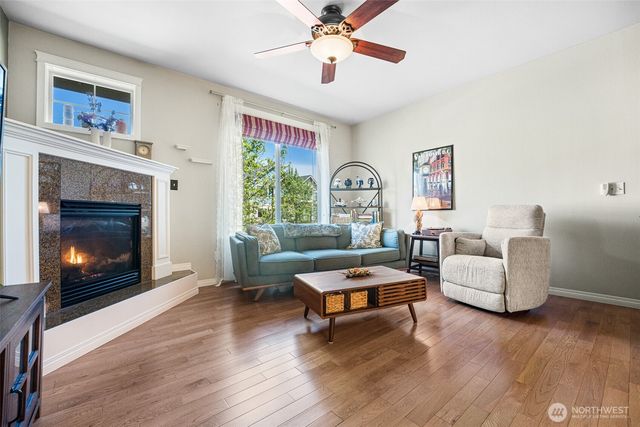524 Pilchuck Path, Everett, WA 98201