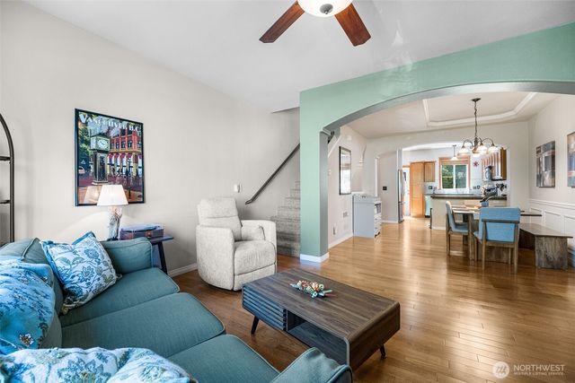524 Pilchuck Path, Everett, WA 98201