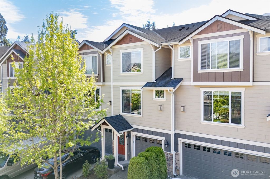 524 Pilchuck Path, Everett, WA 98201