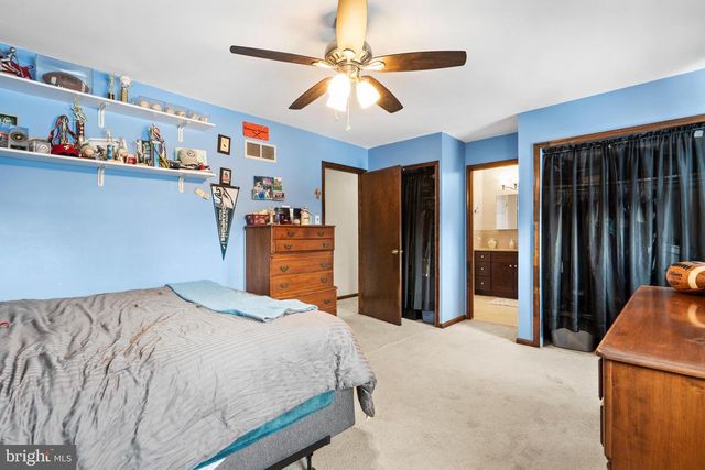 63 FORREST DR, Southampton, PA 18966