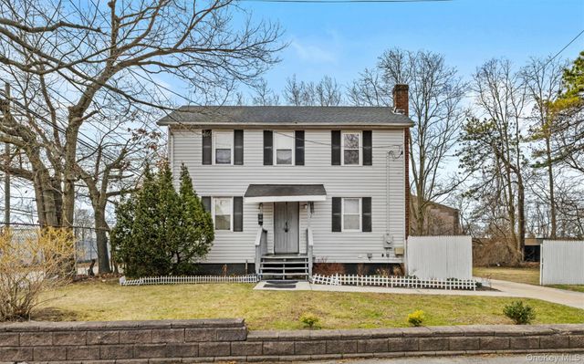 589 Acorn Street, Deer Park, NY 11729