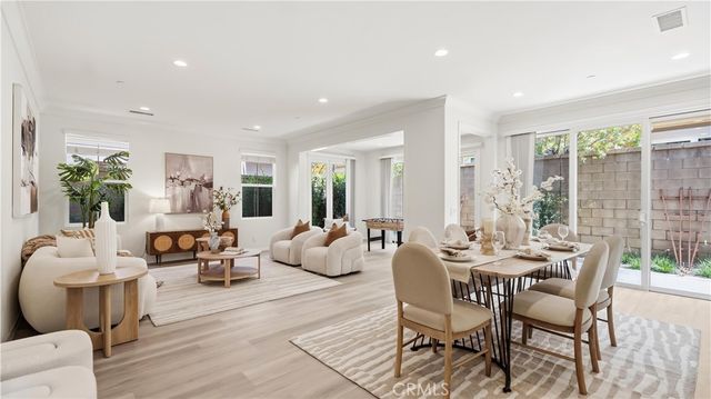 113 Chestnut Grove, Irvine, CA 92620