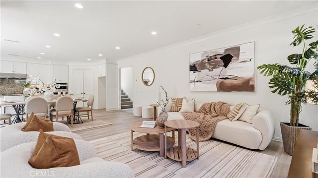 113 Chestnut Grove, Irvine, CA 92620