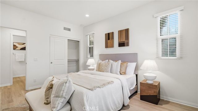 113 Chestnut Grove, Irvine, CA 92620