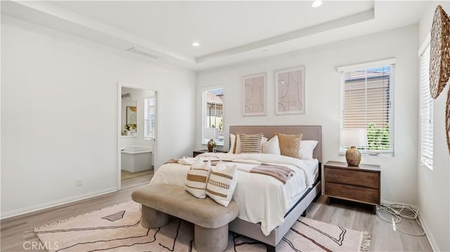 113 Chestnut Grove, Irvine, CA 92620