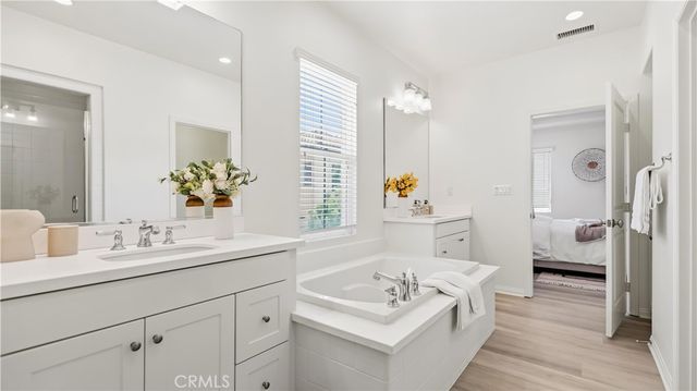 113 Chestnut Grove, Irvine, CA 92620