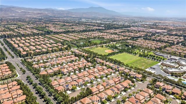 113 Chestnut Grove, Irvine, CA 92620