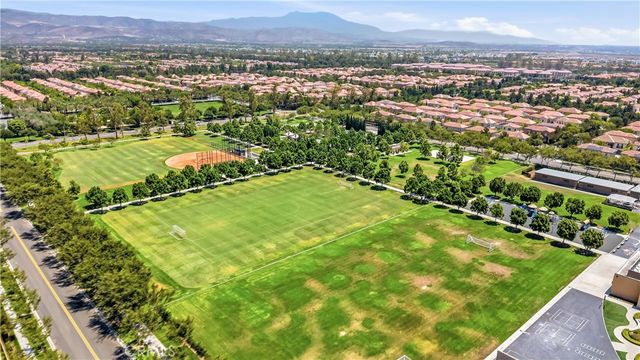 113 Chestnut Grove, Irvine, CA 92620