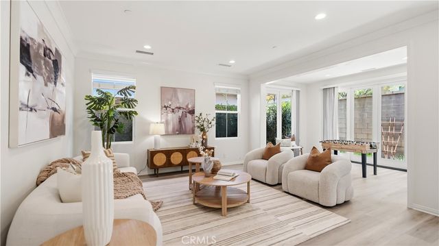 113 Chestnut Grove, Irvine, CA 92620