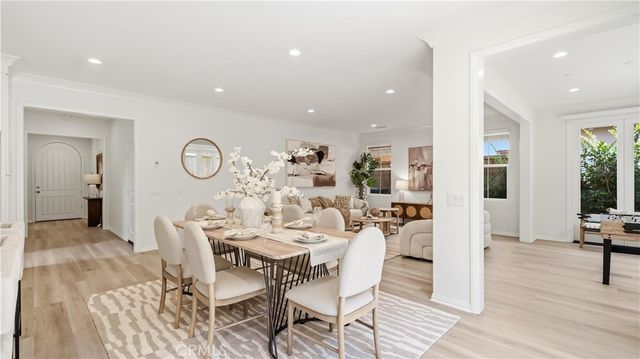 113 Chestnut Grove, Irvine, CA 92620