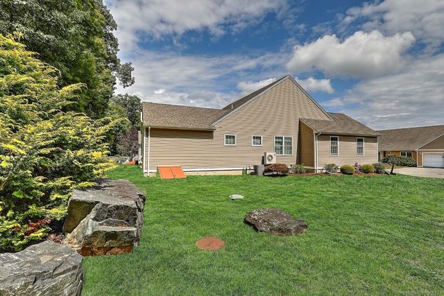 14 Commonway Drive 14, Brooklyn, CT 06234