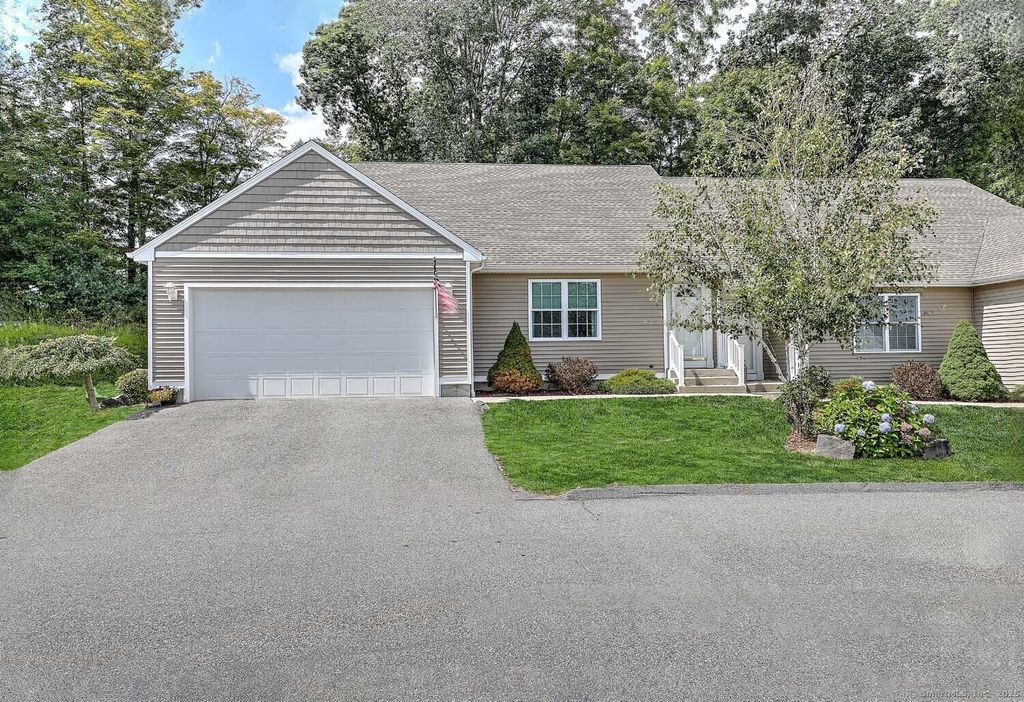 14 Commonway Drive 14, Brooklyn, CT 06234