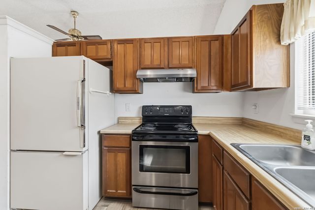 14422 Bluewood, San Antonio, TX 78233