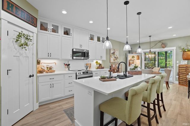 1094 Midnight Chase Grove, Fort Wayne, IN 46845