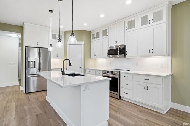 1094 Midnight Chase Grove, Fort Wayne, IN 46845