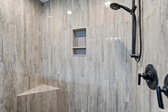 1094 Midnight Chase Grove, Fort Wayne, IN 46845