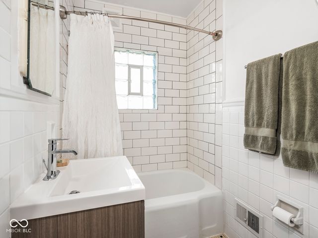 1114 N Gladstone Avenue, Indianapolis, IN 46201