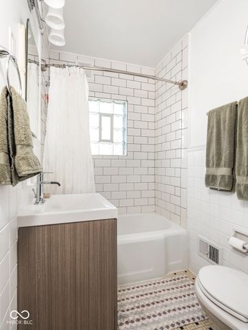 1114 N Gladstone Avenue, Indianapolis, IN 46201