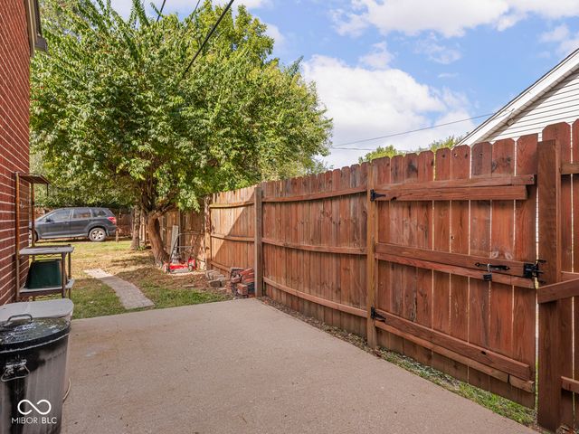 1114 N Gladstone Avenue, Indianapolis, IN 46201