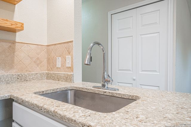 8310 Running Horse, San Antonio, TX 78242