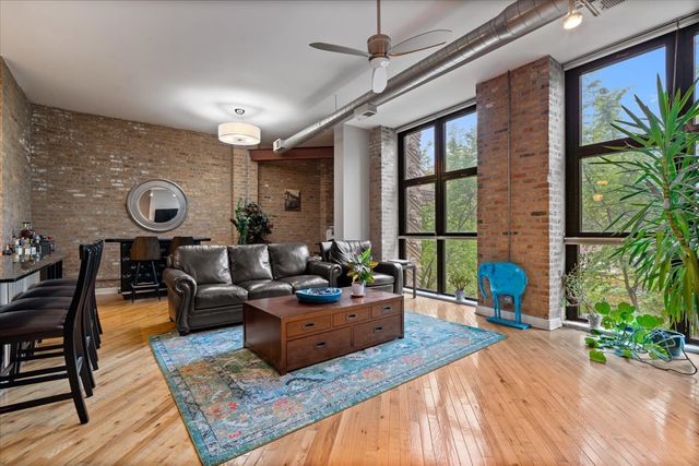 1635 W BELMONT Avenue 421, Chicago, IL 60657