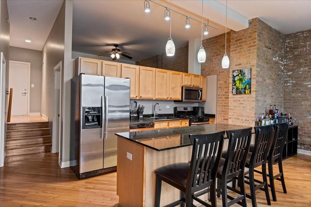 1635 W BELMONT Avenue 421, Chicago, IL 60657