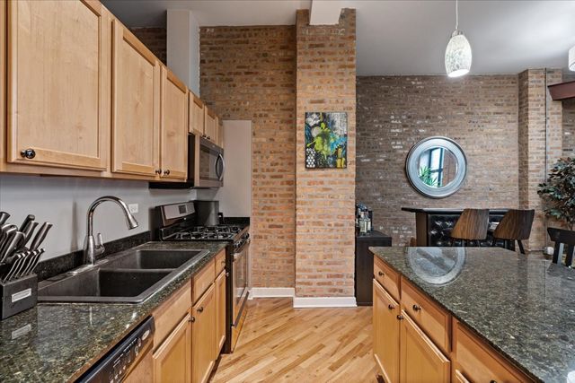 1635 W BELMONT Avenue 421, Chicago, IL 60657