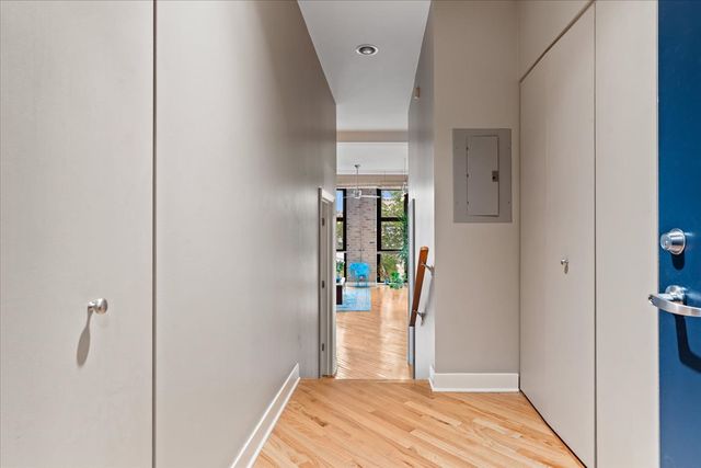 1635 W BELMONT Avenue 421, Chicago, IL 60657