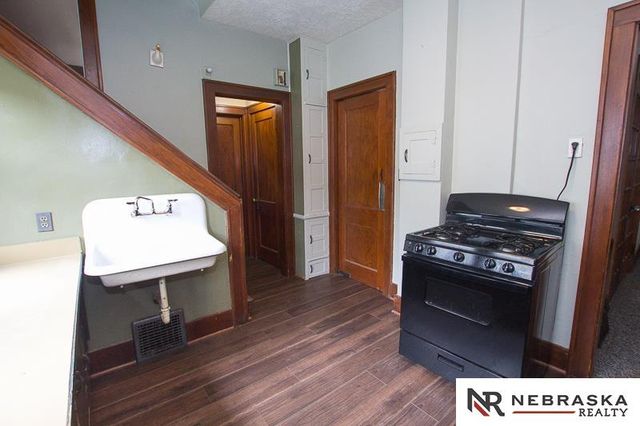1933 Harwood Street, Lincoln, NE 68502