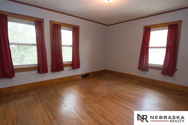 1933 Harwood Street, Lincoln, NE 68502