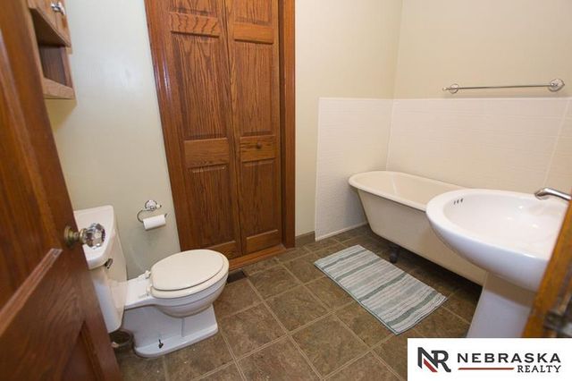 1933 Harwood Street, Lincoln, NE 68502