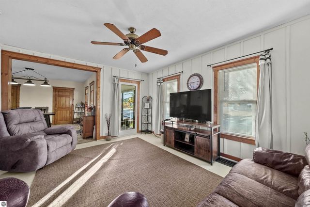 402 Haynes Street, Cadillac, MI 49601